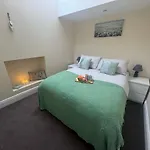 Hicks - Sleeps 2 *