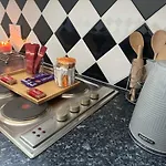 Hicks - Sleeps 2