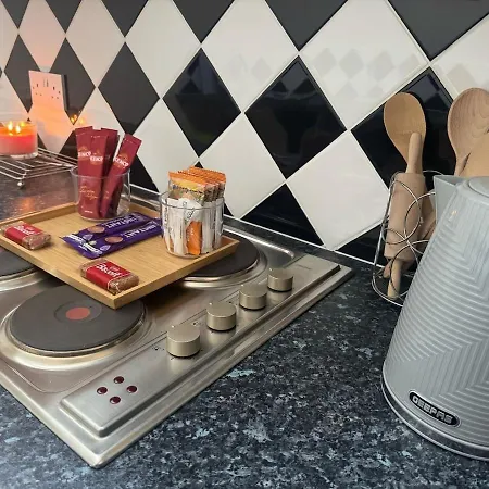 Hicks Central - Sleeps 2